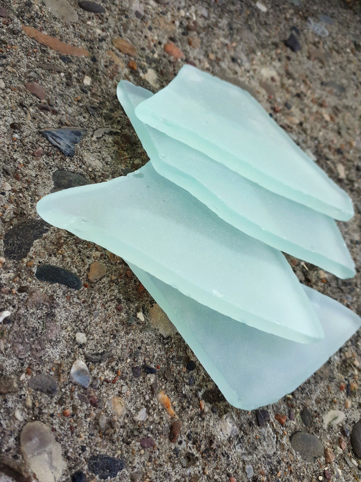 CUSTOM - 170 Sea glass place cards - Light sea green - Irregular shapes