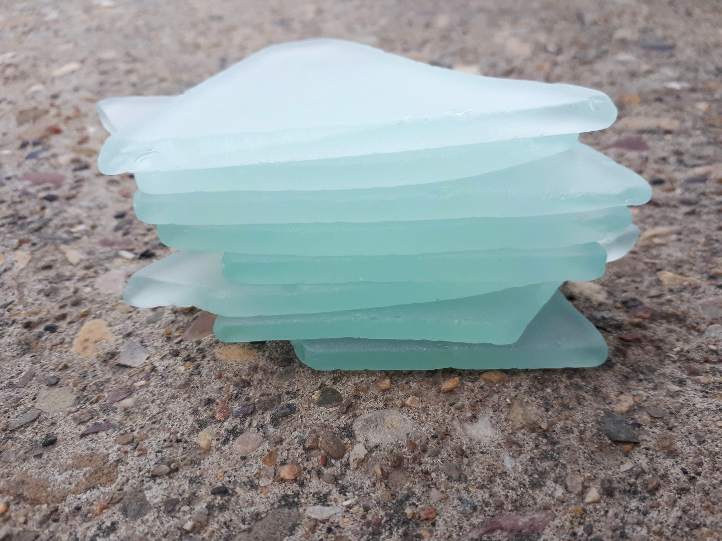 CUSTOM - 170 Sea glass place cards - Light sea green - Irregular shapes