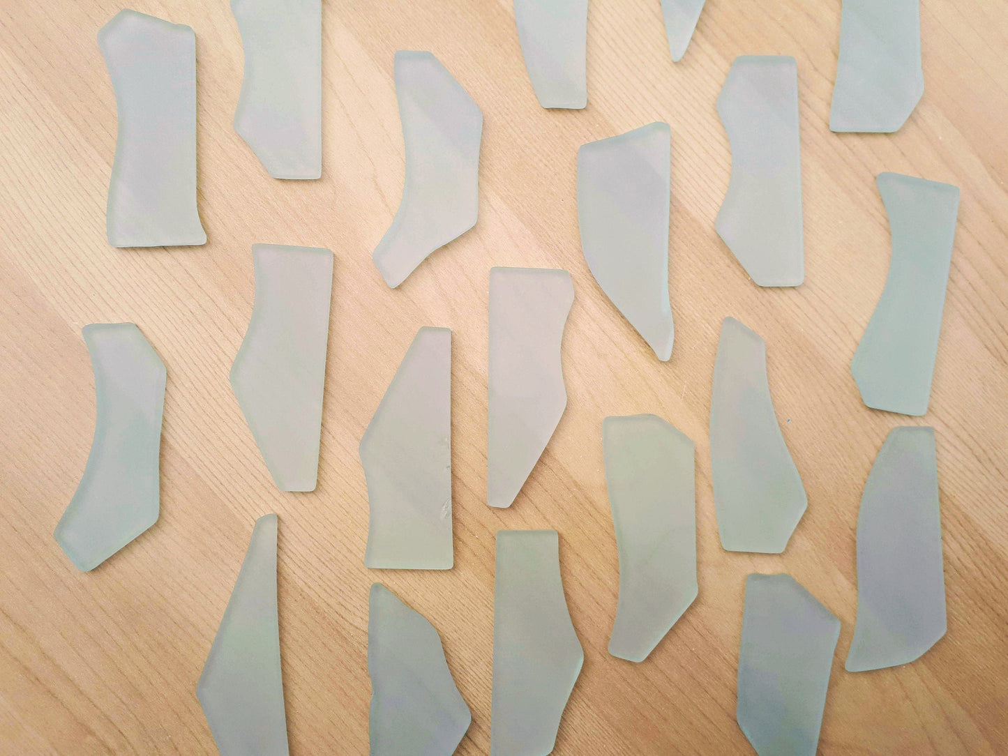 CUSTOM - 170 Sea glass place cards - Light sea green - Irregular shapes