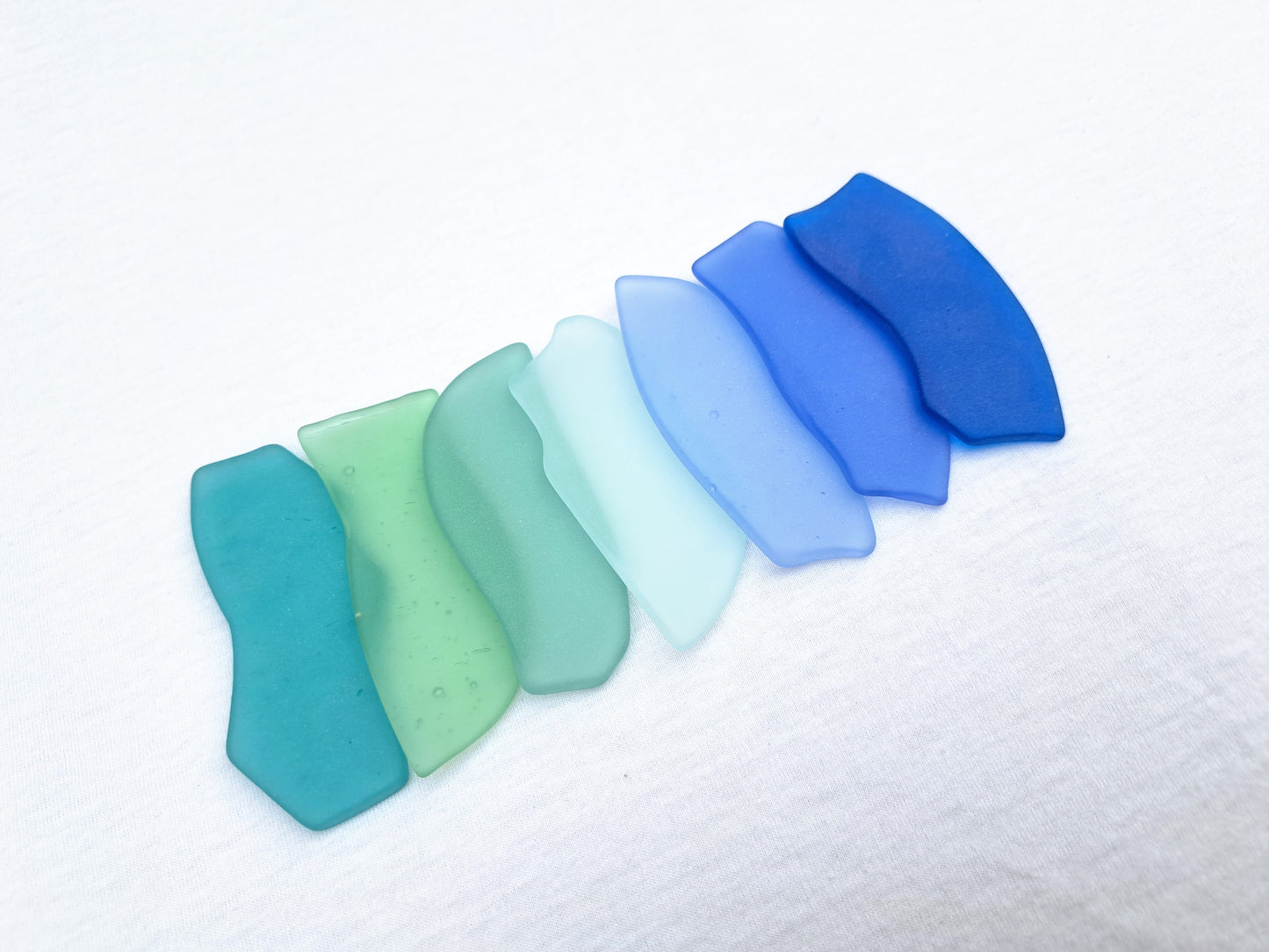 Blue & green sea glass place cards - Set of 20 - Irregular shaped pieces